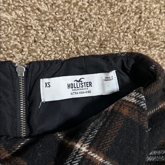 Hollister ultra high rise skirt XS - Picture 3 of 3